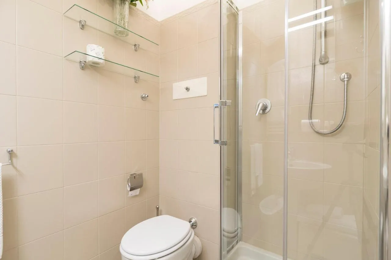 Contempora Apartments - Elvezia 8 - E54 Milan Italy